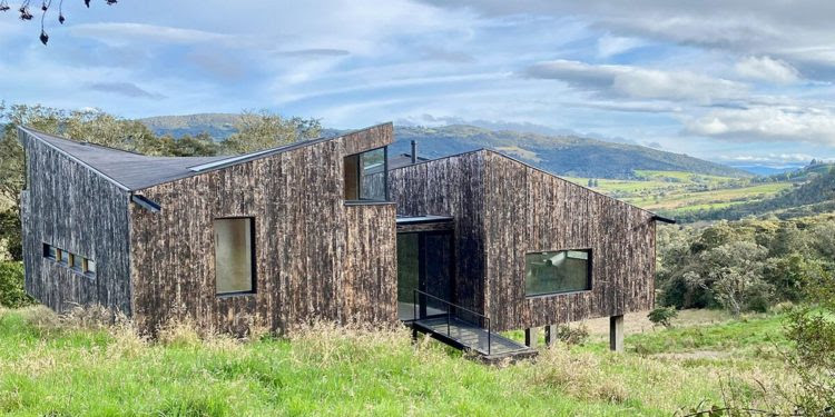 Una casa prefabricada construida a mano en los Andes
