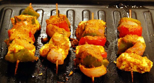 Jul 26, 2021 · great recipe for paneer steak on spinach rice with makhani gravy. Barbeque Paneer Shaslik Recipe By Ajay Chopra Ndtv Food