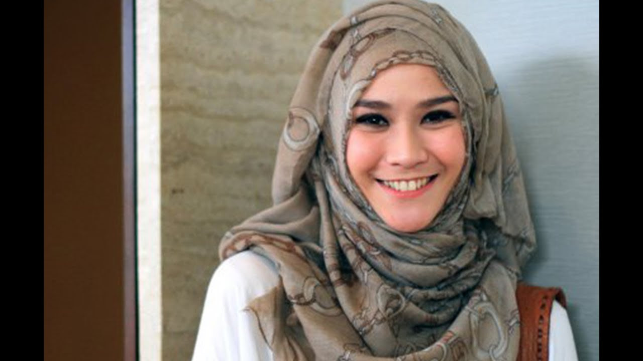 22 Gambar Terbaru Tutorial Hijab Indonesia Ala Zaskia Mecca Tahun 2017