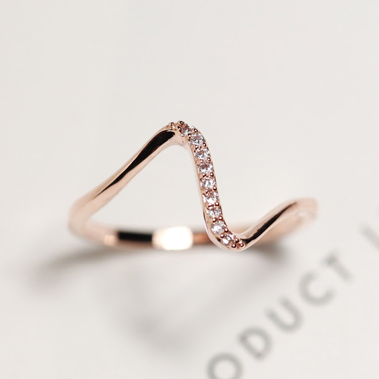 Simple Gold Engagement Ring Designs For Female