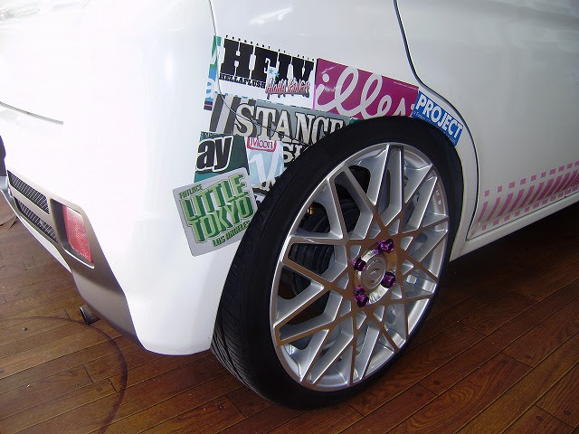 車 ステッカー おしゃれ 貼り方 Kuruma