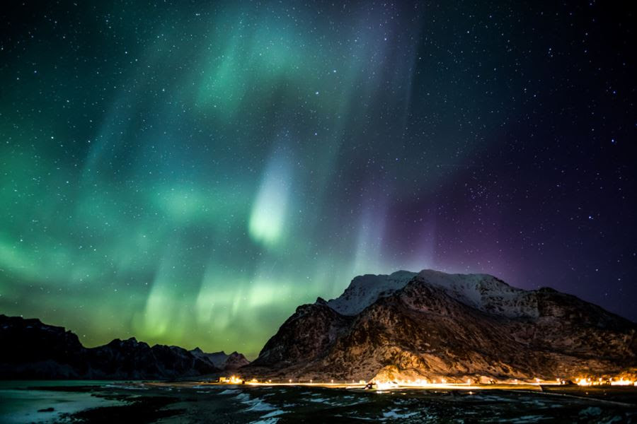 Το Βόρειο Σέλας πάνω από τις νήσους Lofoten, Νορβηγία