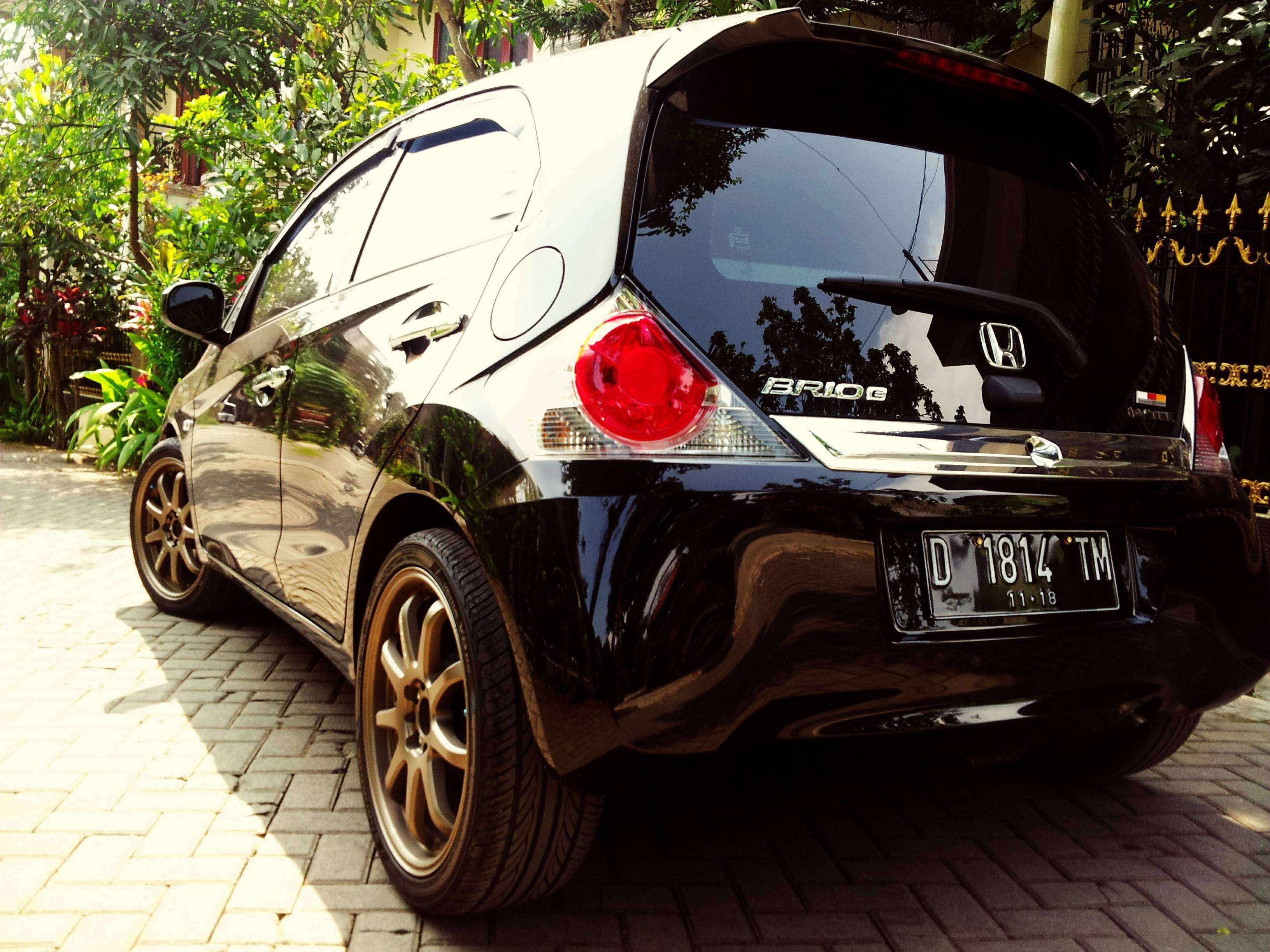 Galeri 61 Modif Mobil Brio Hitam Terbaru