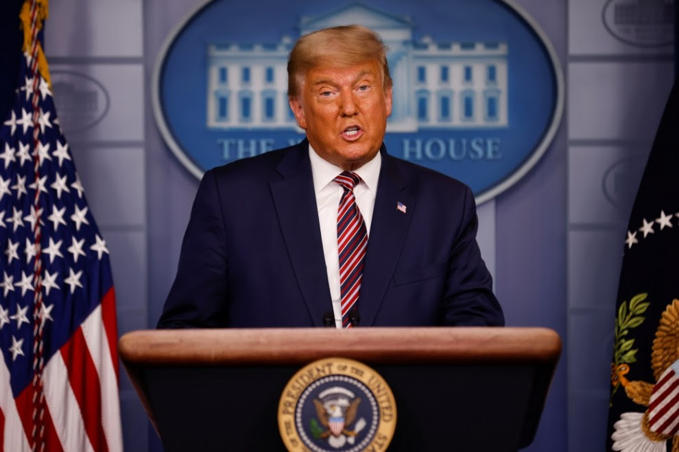 El presidente de Estados Unidos, Donald Trump, habla sobre los resultados de las elecciones presidenciales de Estados Unidos de 2020 en la Sala de conferencias de prensa Brady en la Casa Blanca.