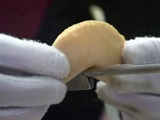 This is how they make fortune cookies