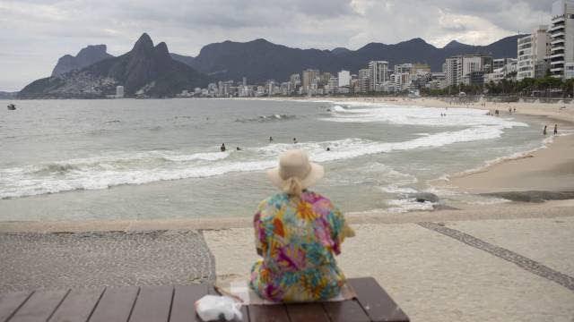 Quer ajudar? Doe sangue, auxilie idosos, pague sua diarista