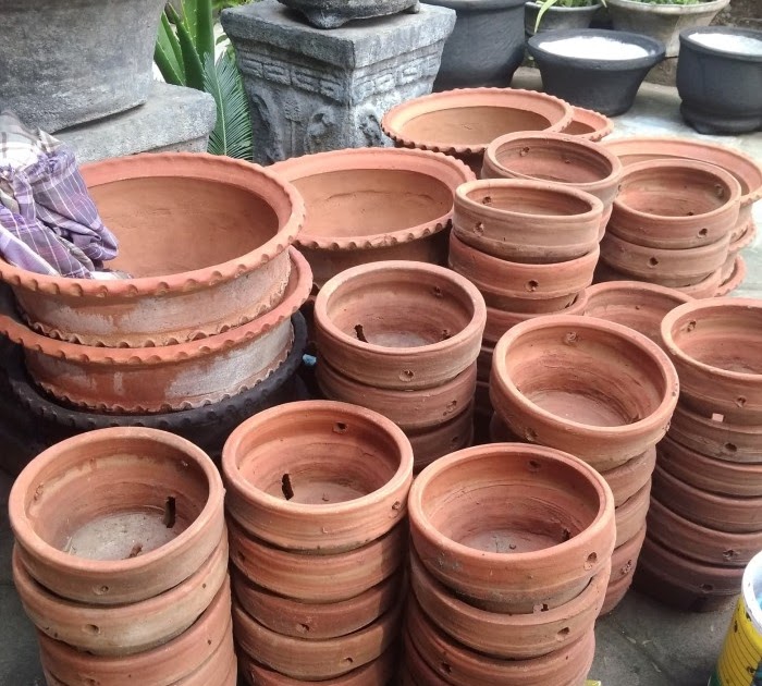 Pot Bunga Tanah  Liat  Pagar Rumah