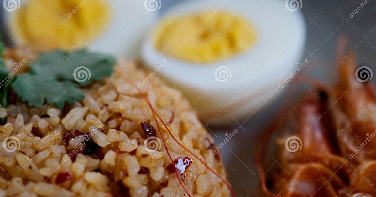 How To Cook Jollof Rice With Egg Or Boiled Egg ...