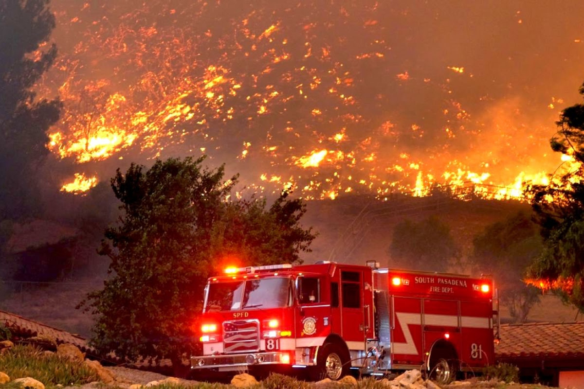 picture showing big California fire