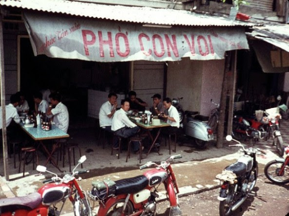 Quán nhậu được nhiều người biết đến Phở con Voi, 1970