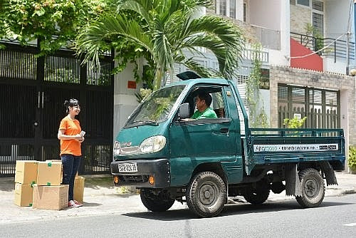 xe tải chở hàng