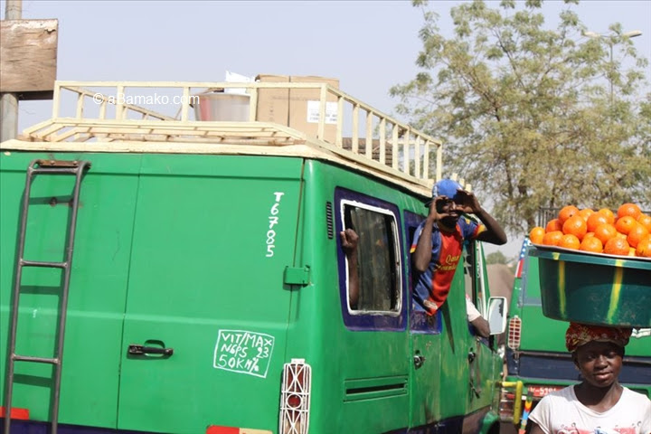 Je vends ma sotrama mercedes 207. Sotrama Le Transport Urbain De Bamako La Capitale Du Mali Abamako Photos