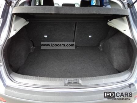I am having difficulty in setting time of the clock in my nissan qashqai acenta 2007. 2007 Nissan Qashqai Acenta 2 0 Mt Climate Control Cruise Control Car Photo And Specs
