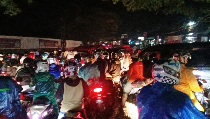 Soal tes di pt.torabika / soal tes di pt.torabika. Genangan Air Di Depan Pt Torabika Dan Pertigaan Pasir Gadung Bikin Macet Panjang Di Cikupa Kabar6 Com