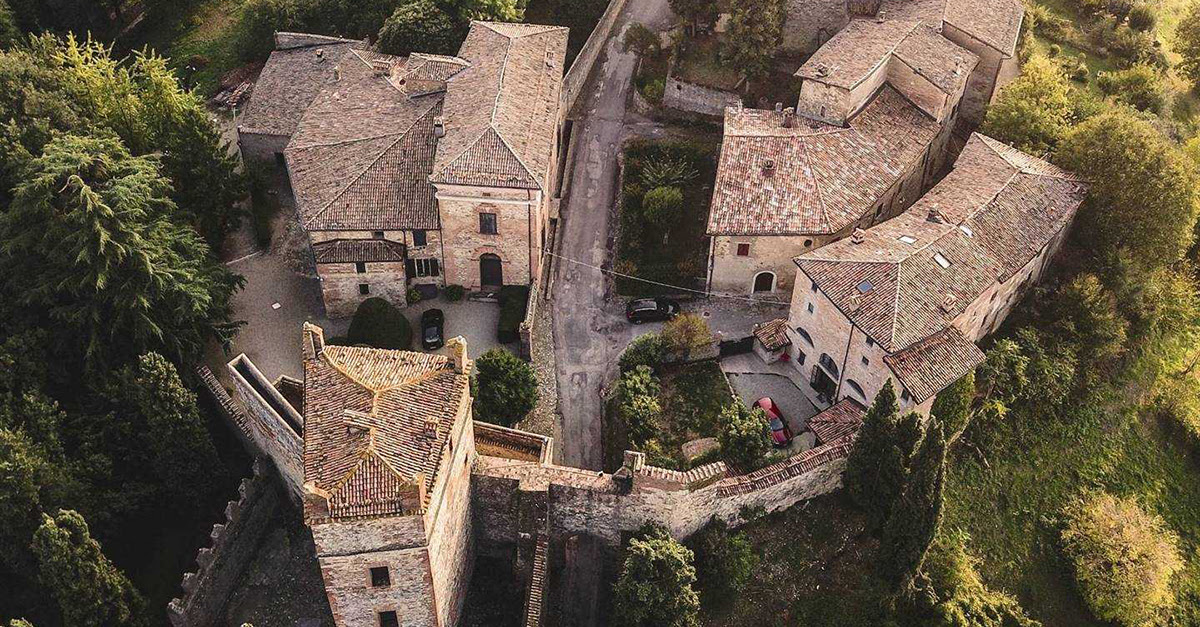 El pueblo de Castello di Serravalle se encuentra a medio camino entre Bolonia y Módena