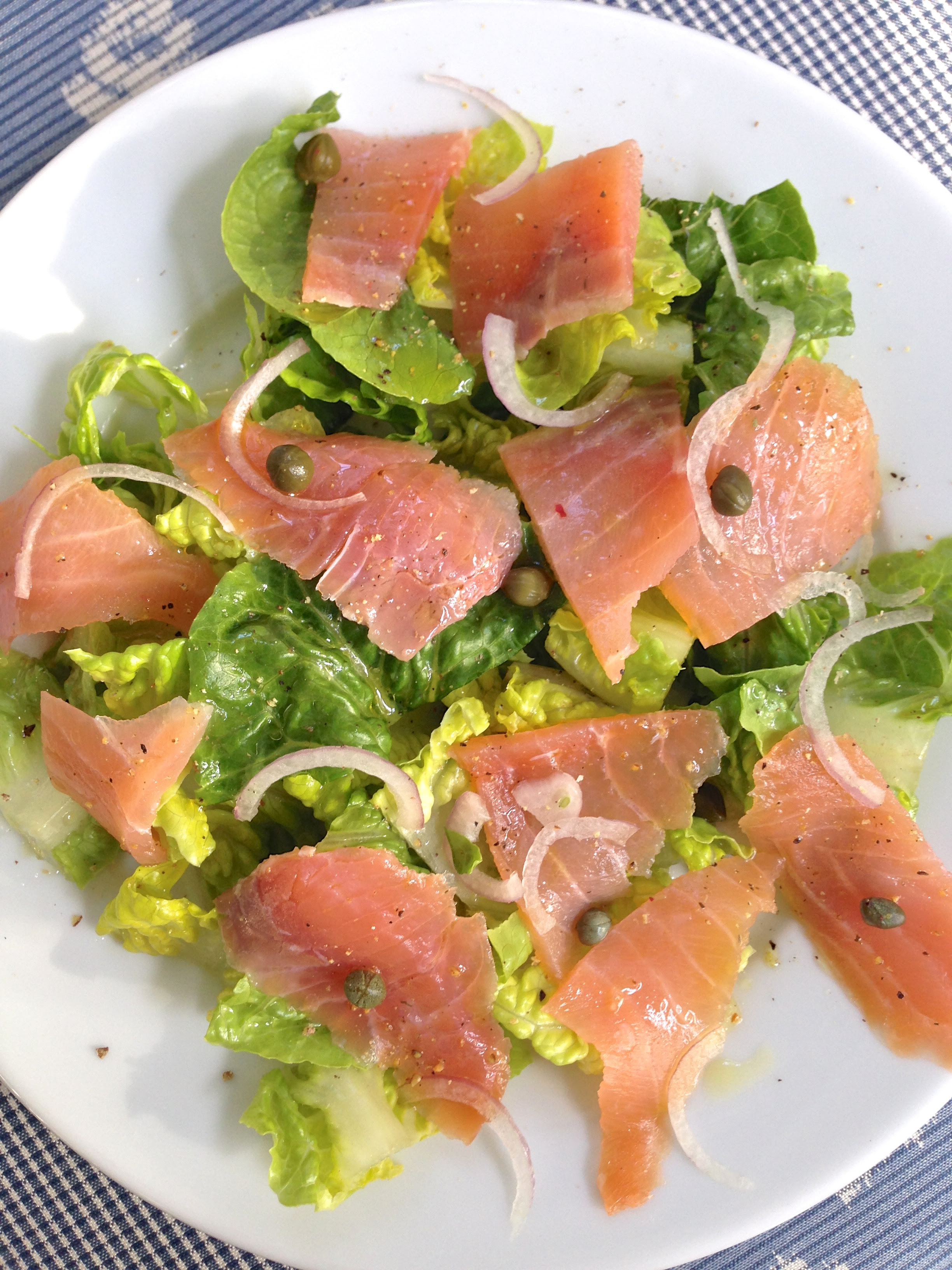 It feels like a smoked salmon appetizer, only eaten in a bowl. Romaine Salad With Smoked Salmon Laughter And Lemonade