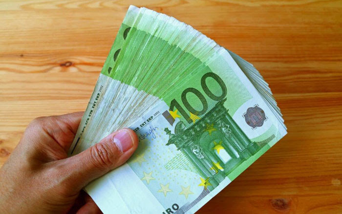 Συνεχίζεται η προκαταβολή αποζημίωσης των εκμισθωτών. Epidoma 534 Eyrw Oaed Synta3eis Poioi Dikaioyxoi Plhrwnontai