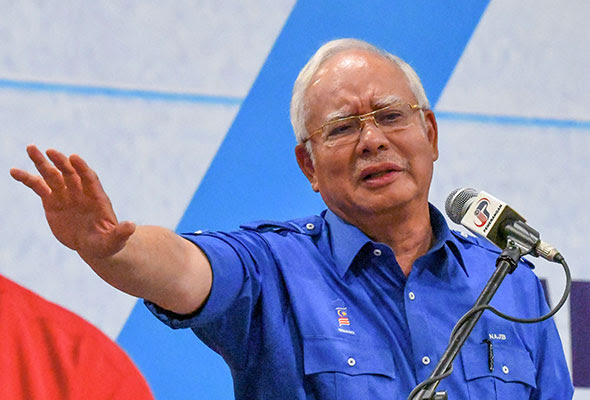 Berikutan penularan klip video mengenai pengumuman tarikh bagi pilihan raya umum ke 14 (pru14) di media sosial ketika ini yang kononnya akan diadakan pada 13. Saya Harap Jangan Lupa Saya Bila Pru14 Pm Najib Astro Awani