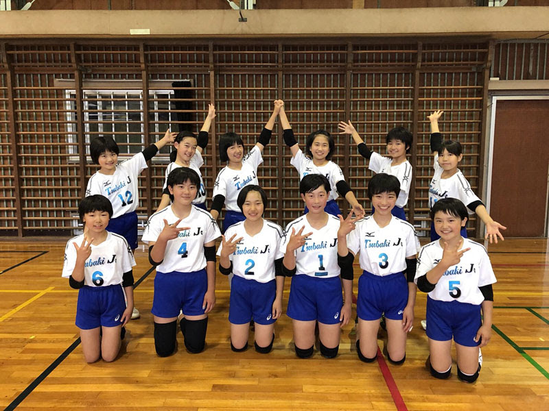 ファッショントレンド ロイヤリティフリーバレーボール 女子 ユニフォーム