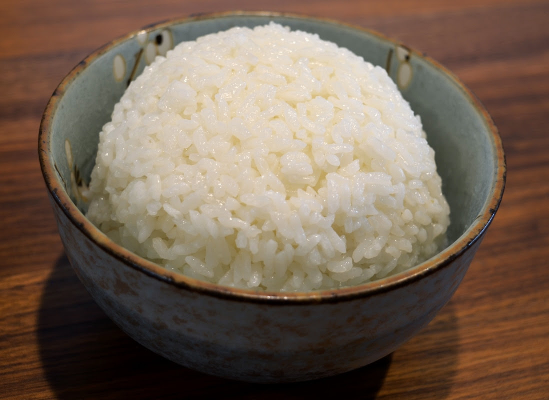 Microwave rice cookers came on the scene a few years ago, and now these inexpensive pots are giving electric rice cookers major competition. How To Cook White Rice On Stove Vegan Seoul Food