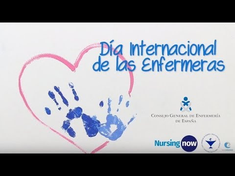 Enfermera recibida con titulo en mano atención al personal interno. Federacion Argentina De Enfermeria Argentina
