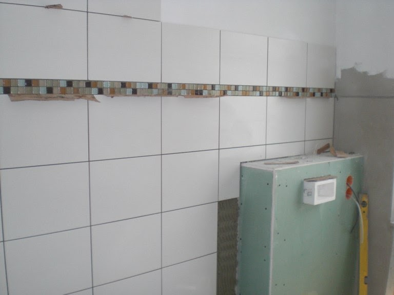 Badezimmer Halbhoch Gefliest Mit Bordüre : Badezimmer ...