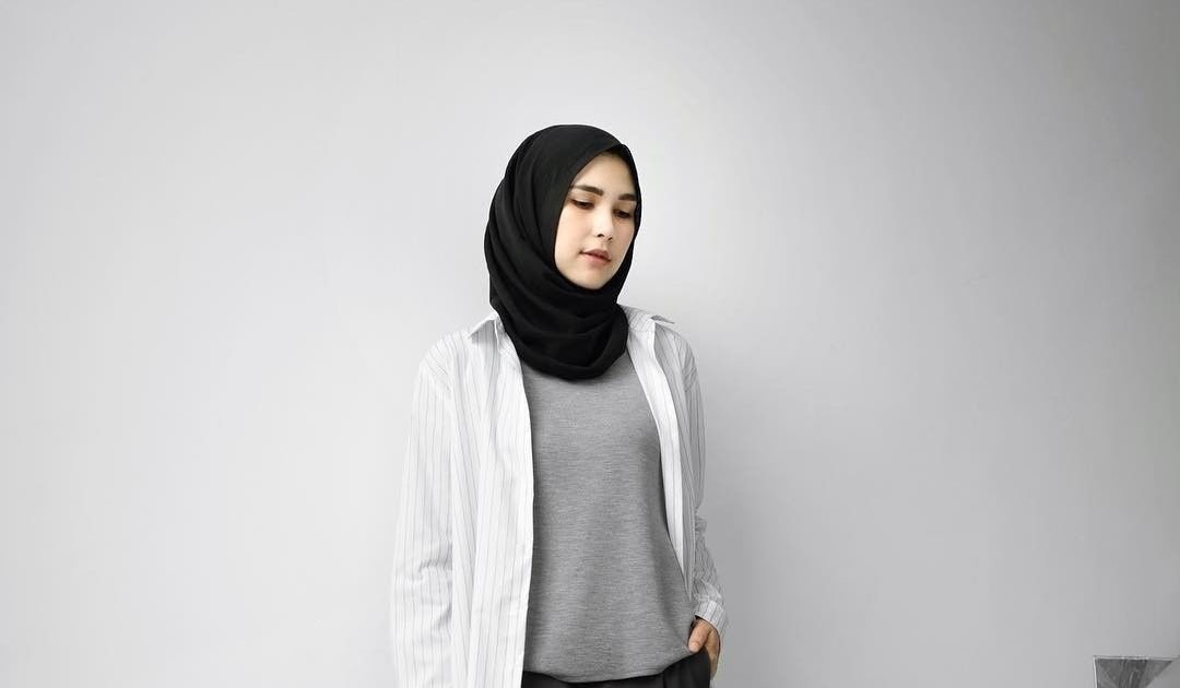 Gaun Pesta Hijab Warna Monokrom Voal Motif