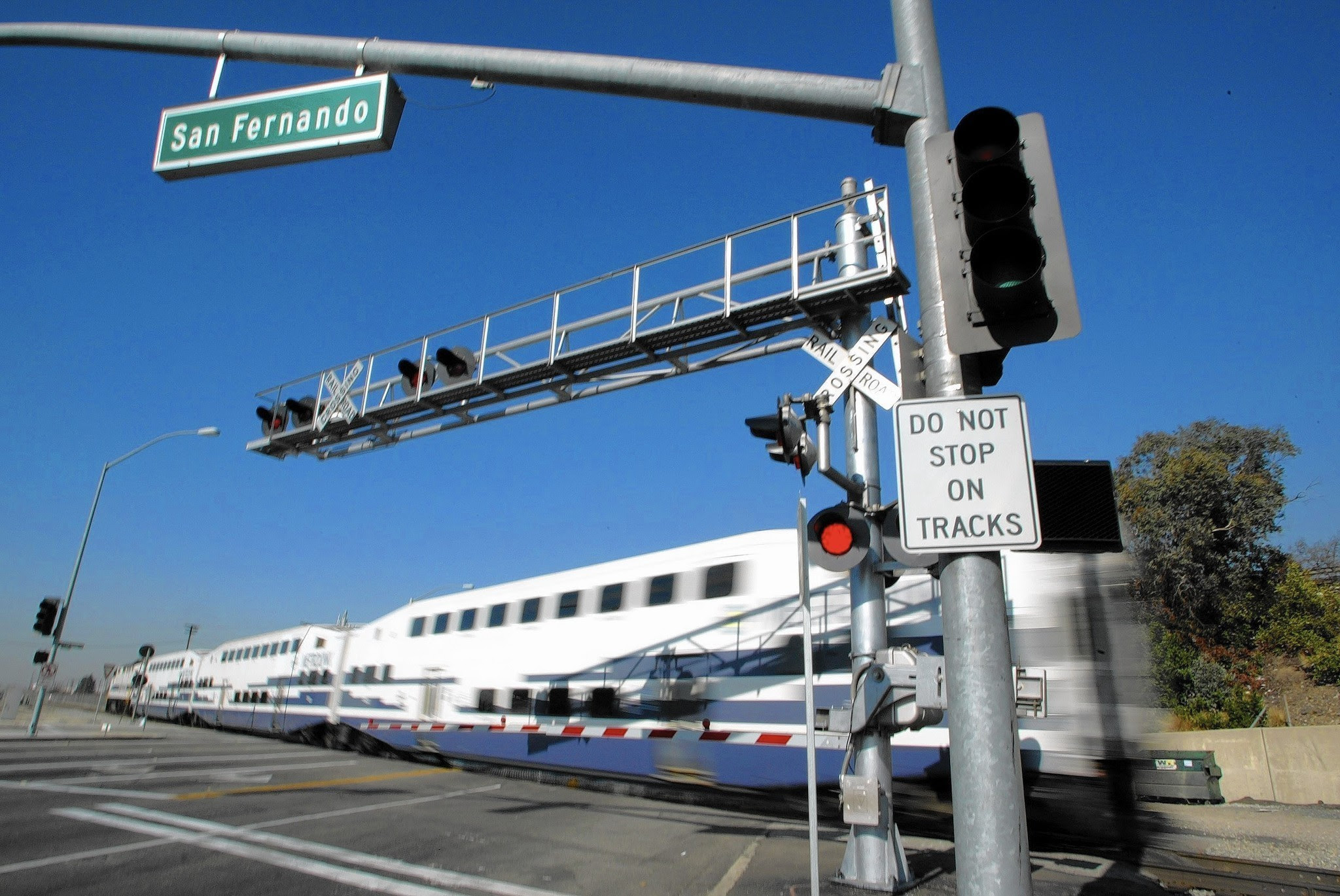 Bullet train's eventual link to L.A. rail system far from clear-cut
