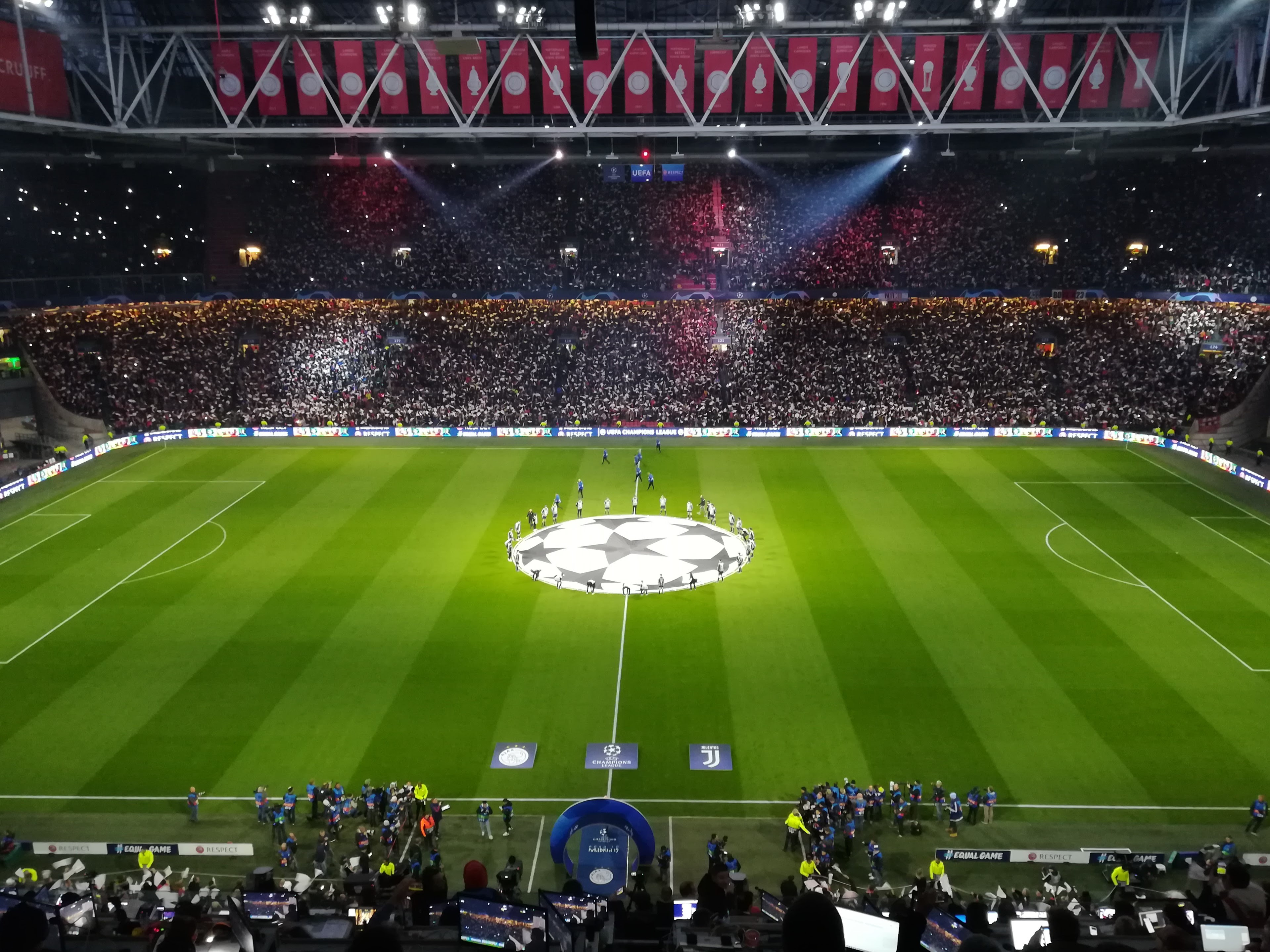 Ćwierćfinały ligi mistrzów za nami! Gra O Puchar Czyli Polfinal Pilkarskiej Ligi Mistrzow Radio Luz