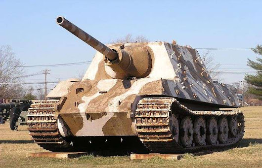Монструозный уничтожитель танков «Jagdtiger», который стал одной из причин краха Третьего рейха . Чёрт побери