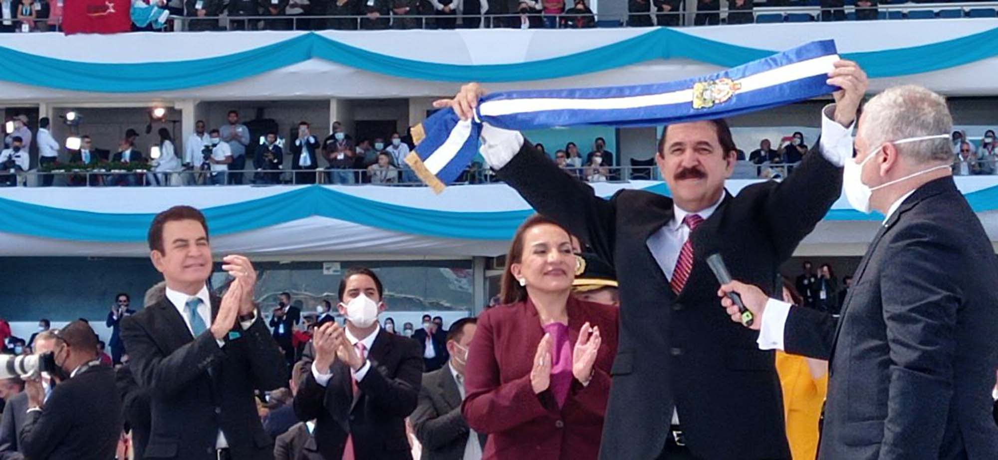 ex presidente de Honduras 2022 Salvador Nasralla Enrique Flores Lanza El retorno del clan Zelaya Xiomara Zelaya Mel Castro primera mujer presidenta de Honduras 2022 noticias congreso nacional hoy corrupción gobierno honduras