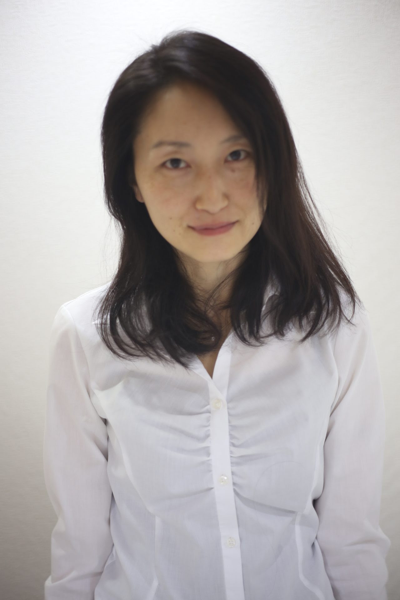 ファッショントレンド 最新40歳 女性 画像