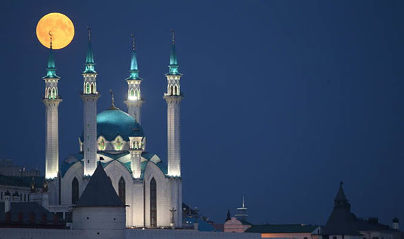 Đang tải Eclipse-2018-in-pictures-blood-moon-Qolsarif-Mosque-Kazan-Russia-1437836.jpg…