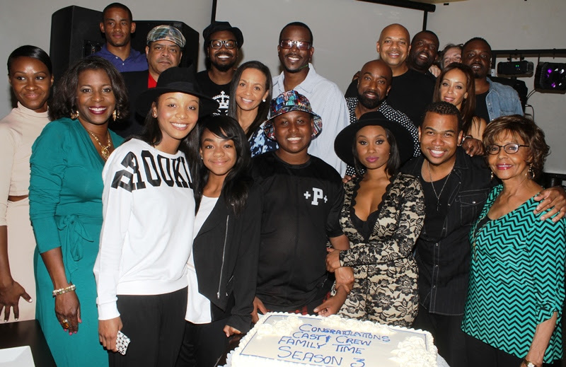 It S A Wrap Family Time Celebrates The End Of Season 3