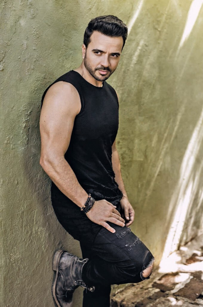We would like to show you a description here but the site won't allow us. Luis Fonsi Muscles Shefalitayal