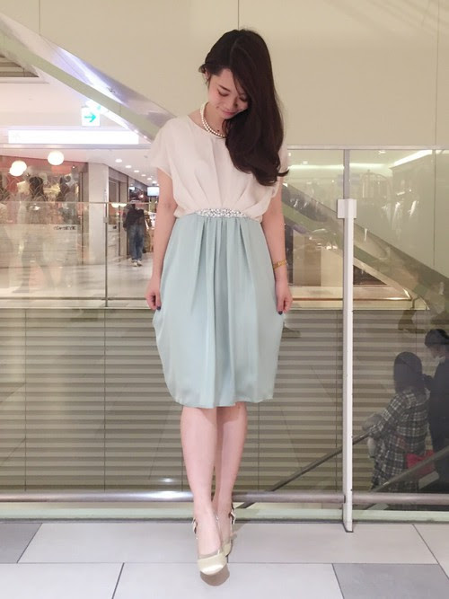 ファッショントレンド 元の結婚 挨拶 服装 女性 ワンピース