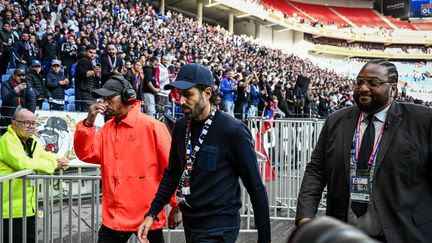 Olympique lyonnais : deux entraîneurs limogés, 11 matchs sans victoire, bus caillassé... Chronologie d'une première partie de saison catastrophe