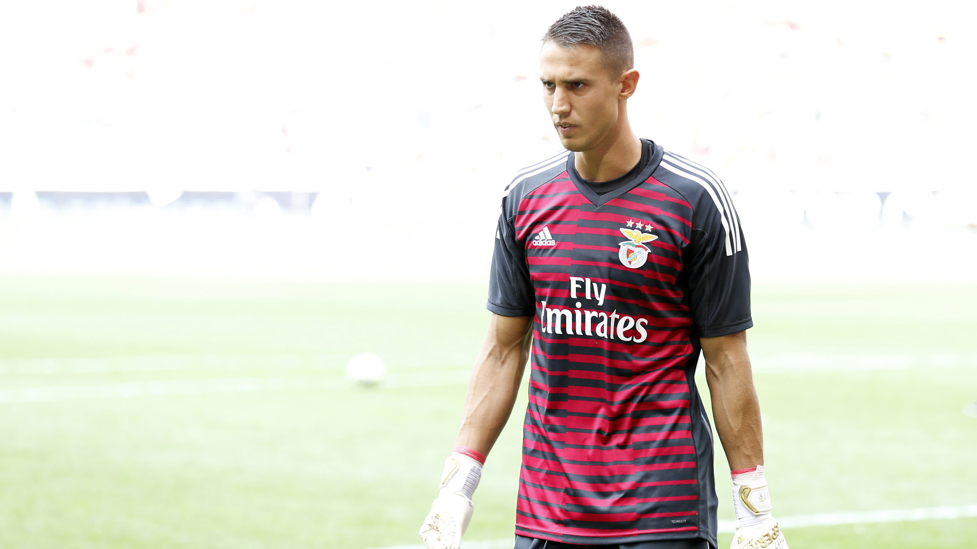 Es ist jedes benfica trikot teams unmittelbar in unserem partnershop erhältlich und. Fc Bayern Angeblich An Benfica Torhuter Odisseas Vlachodimos Interessiert