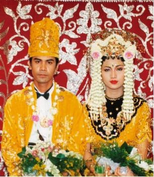 BUDAYA INDONESIA PAKAIAN  ADAT  KALSEL