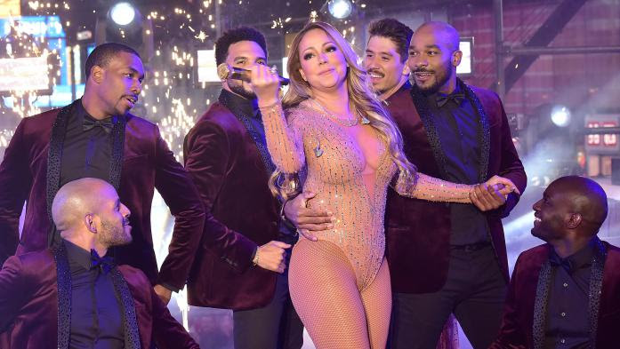 VIDEO. Mariah Carey déçue après sa prestation catastrophique à New York lors du Nouvel An