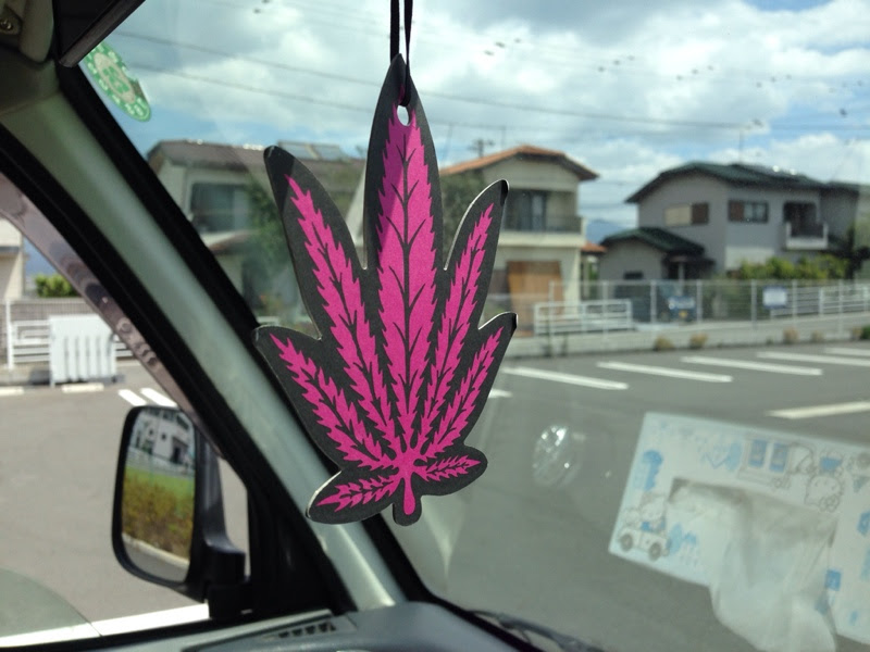 99以上 車 芳香剤 葉っぱ 紫 車の画像無料