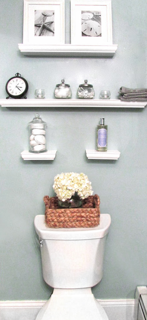 Diyshowoff when it comes to bathroom decor ideas, this cool but functional toilet paper shelf is a lifesaver in small spaces. Starfish Shell And Sand Dollar Photos For Small Bathroom Diy Renovation Inspiration On Eventfullife Blog Mike Smith Photography