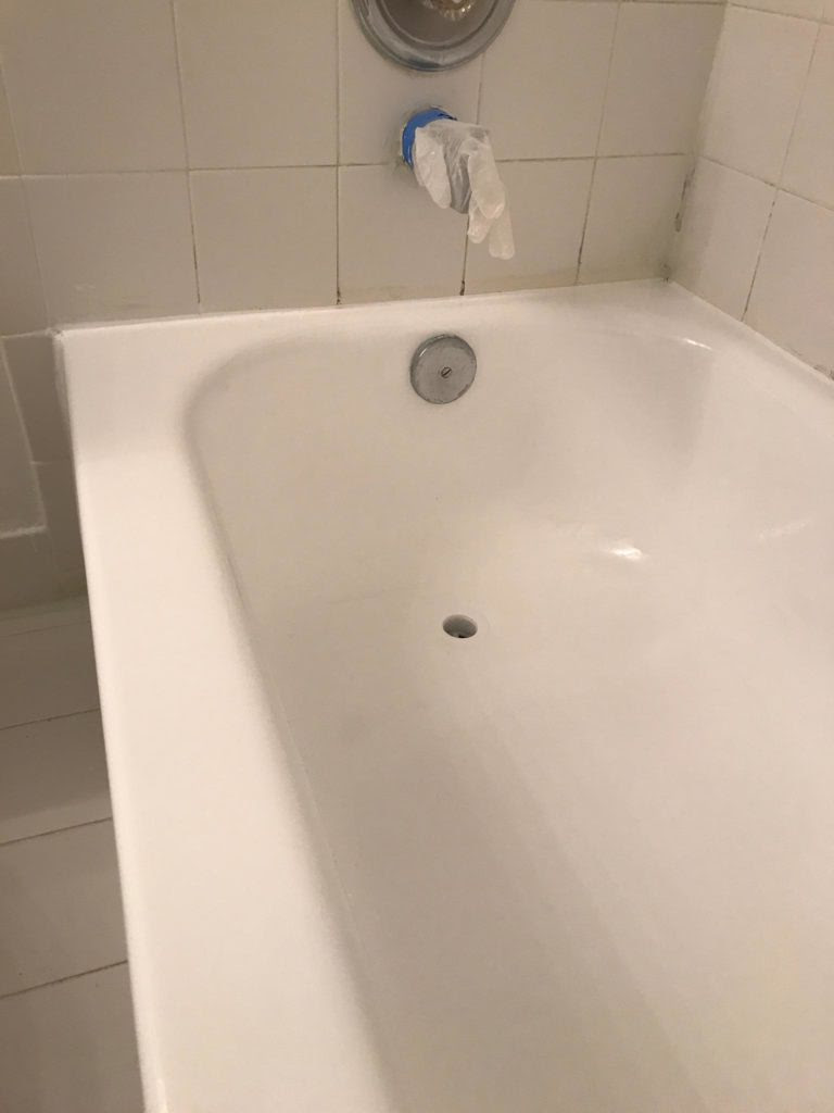 We take great pride in our extreme professionalism, timeliness and superior customer service on every job. Bathtub Reglazing South Florida 800 995 5595
