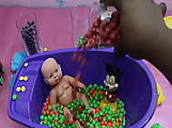 Learn colours baby doll bath time m&ms skittles candy surprise toys sofia the first for kids. Learn Colors With Skittles M And M For Toddlers And Baby Doll Bath Time With Rainbow Colours Video Rediff Videos