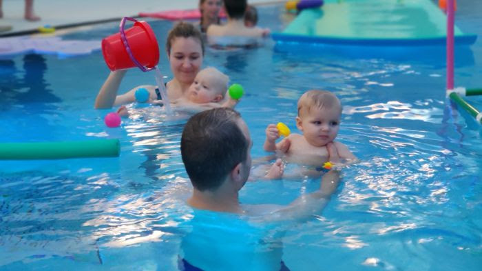 Atelier bébés nageurs de la Maison des 1000 jours à Arras en janvier 2022