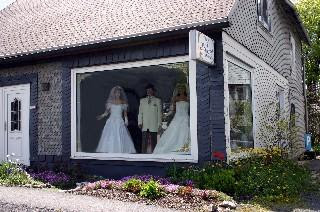 Preise vergleichen und bequem online kaufen! Preiswerte Brautmode Und Festmode Fur Damen Und Herren Vom Modehaus Klett S Trendshop Und Brautsalon Traumhochzeit Aus Neuhaus Am Rennweg In Thuringen Kreis Sonneberg
