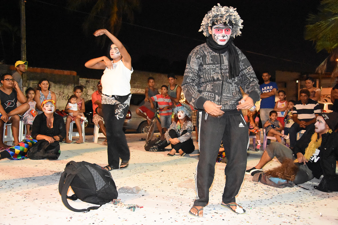 Resultado do Curso Teatro e Cidade com Altemar di Monteiro para a cia. Reinventar no Jardim Jatoba