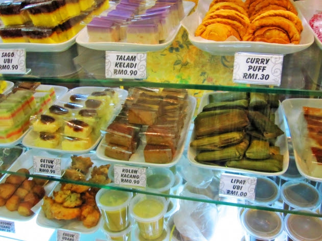 Nyonya Kuih Genting - Damen Das