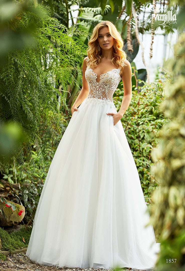 Kaufen preiswerte günstige brautkleider und brautmode mit erstklassiger qualität nach maß.bei milanoo gibt es mehr als 800 wunderschöne brautkleider styles.shoppen sie jetzt ihre trauhafte. Sposabella Brautkleider Kollektion Brautmode Glamour Ihr Spezialist Fur Brautkleider In Chemnitz