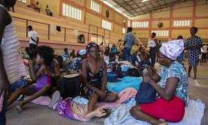 La violencia de las pandillas en Puerto Príncipe, Haití, ha forzado a miles de mujeres a huir con sus hijos en busca de una refugio seguro.